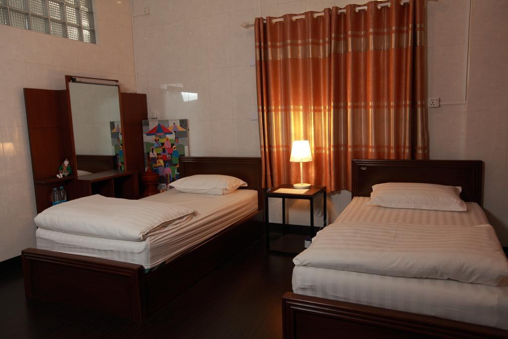 Four Rivers B&B Mandalay Extérieur photo