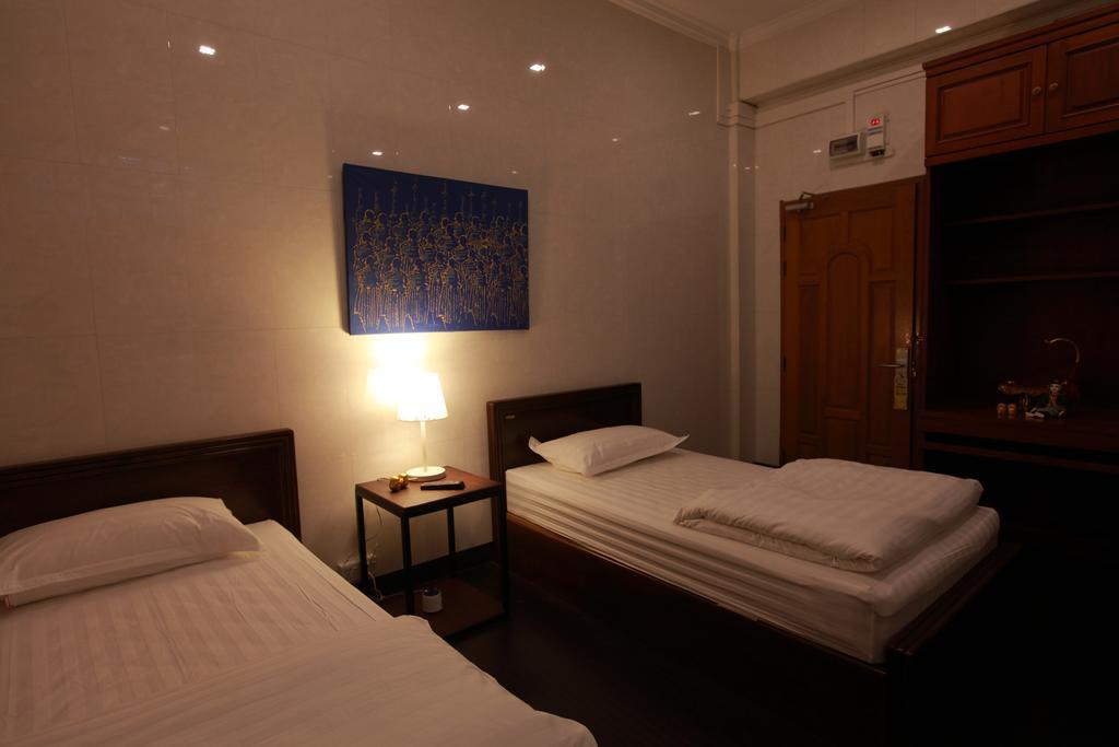 Four Rivers B&B Mandalay Extérieur photo